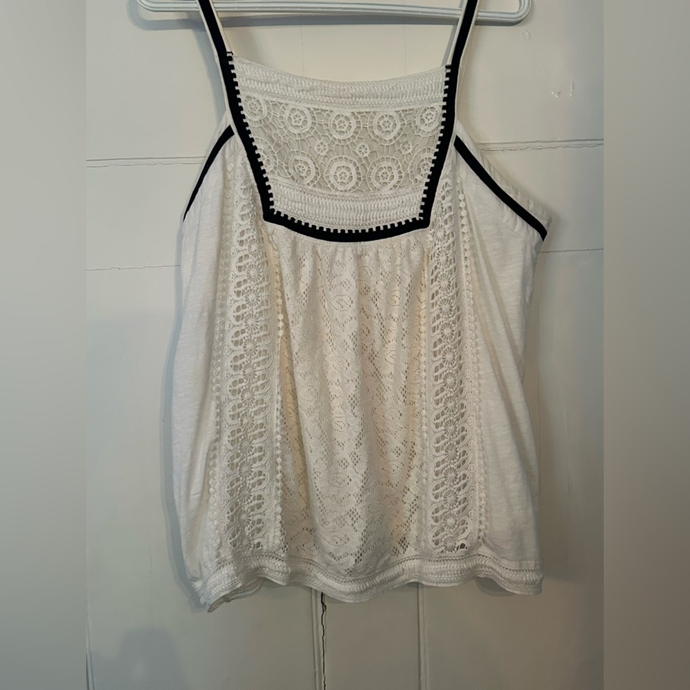 Chic White Lace Women's Tank Top
